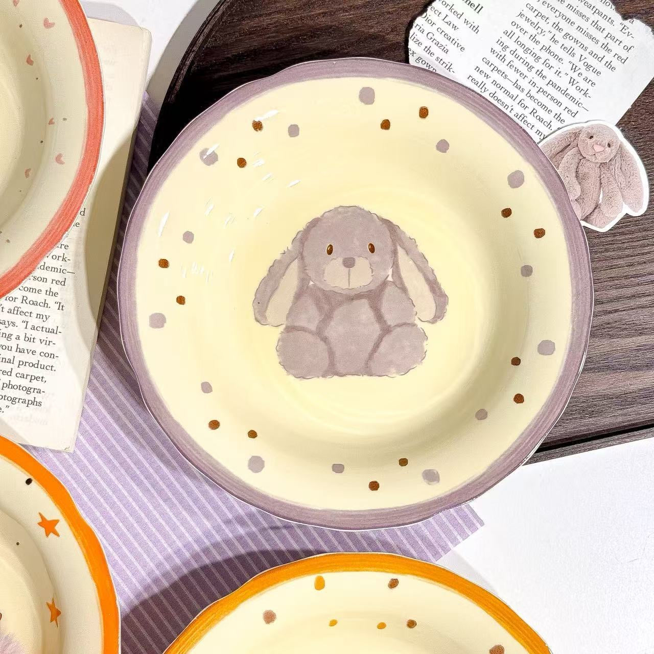 Children's plate with a bunny design In Canada